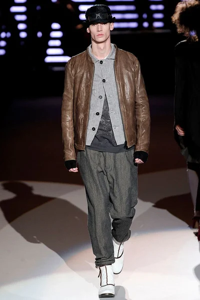 Look 24